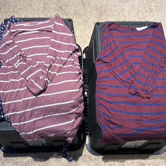 Lot of 6 Maternity tops-4 short sleeve, 2 long sleeve - Picture 6 of 6